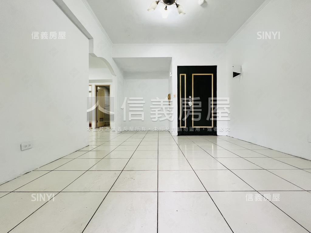 西盛邊間電梯美三房房屋室內格局與周邊環境