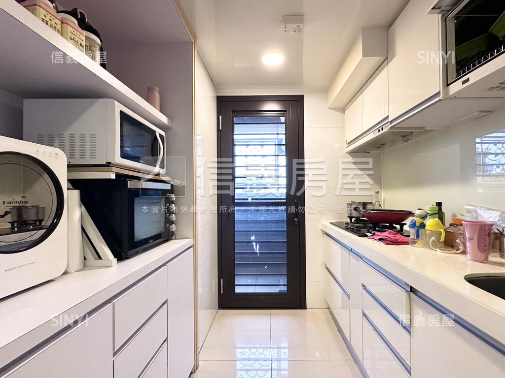 耀河。日夜美景三房車位房屋室內格局與周邊環境