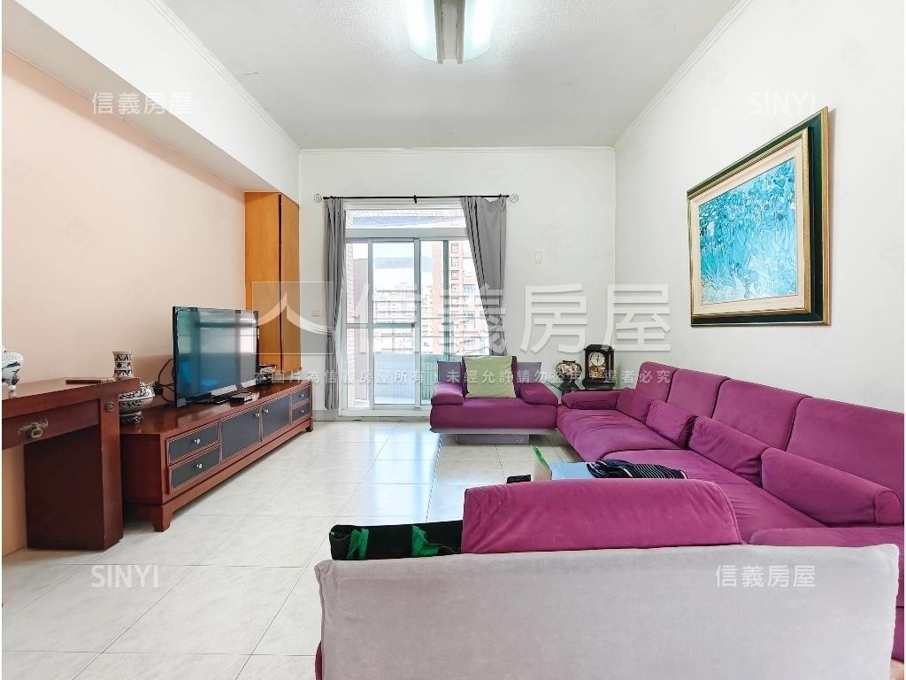 凹子底捷運三面採光美四房房屋室內格局與周邊環境