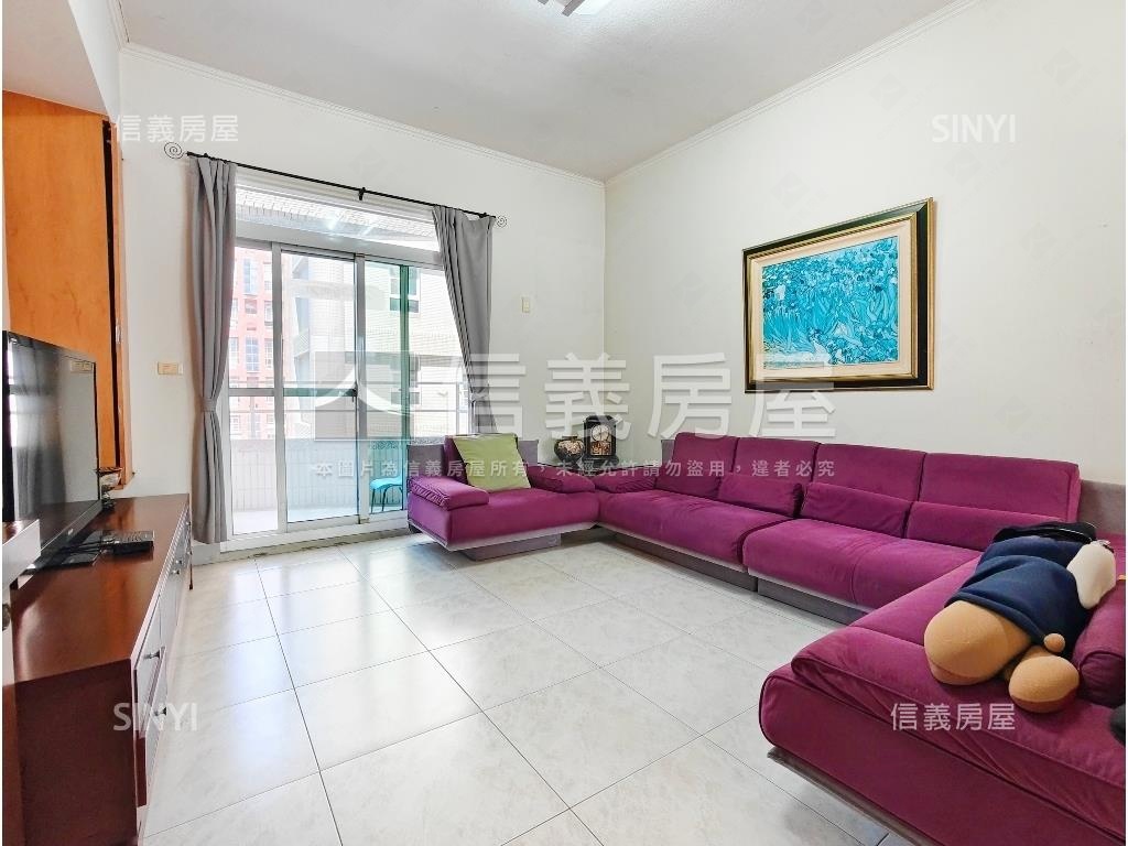 凹子底捷運三面採光美四房房屋室內格局與周邊環境