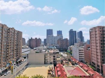 凹子底捷運三面採光美四房