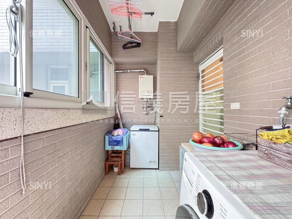 高鐵時尚廣場雅緻花園尊邸房屋室內格局與周邊環境