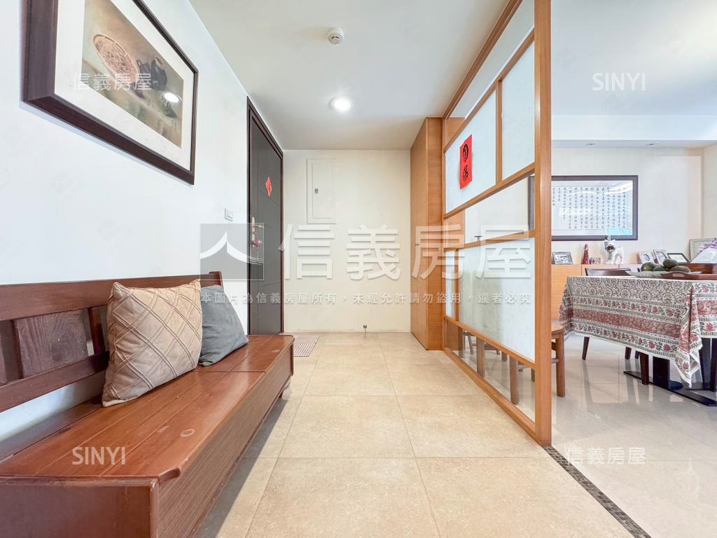 高鐵時尚廣場雅緻花園尊邸房屋室內格局與周邊環境