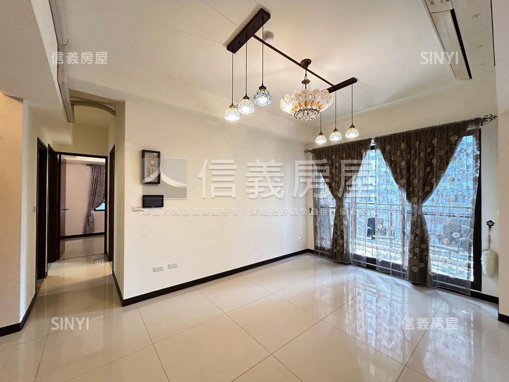 近十三期三房車位浪漫美屋房屋室內格局與周邊環境