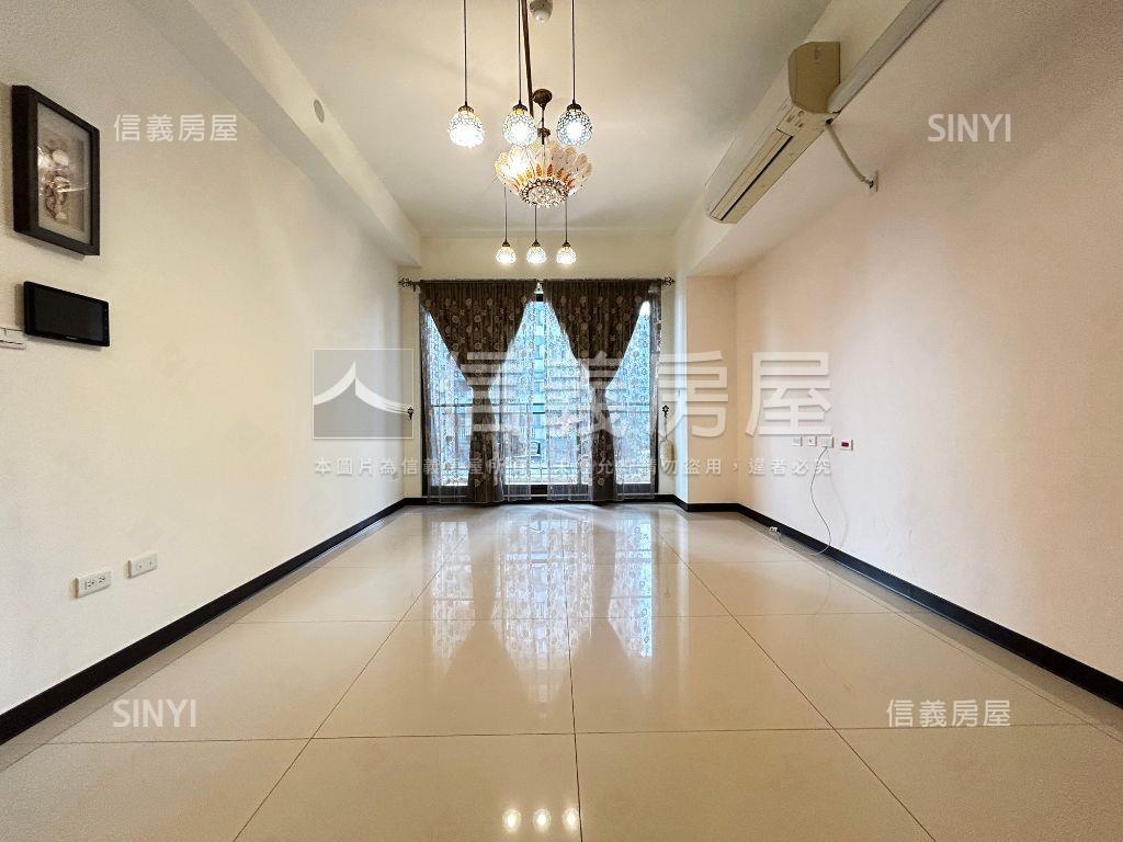 近十三期三房車位浪漫美屋房屋室內格局與周邊環境