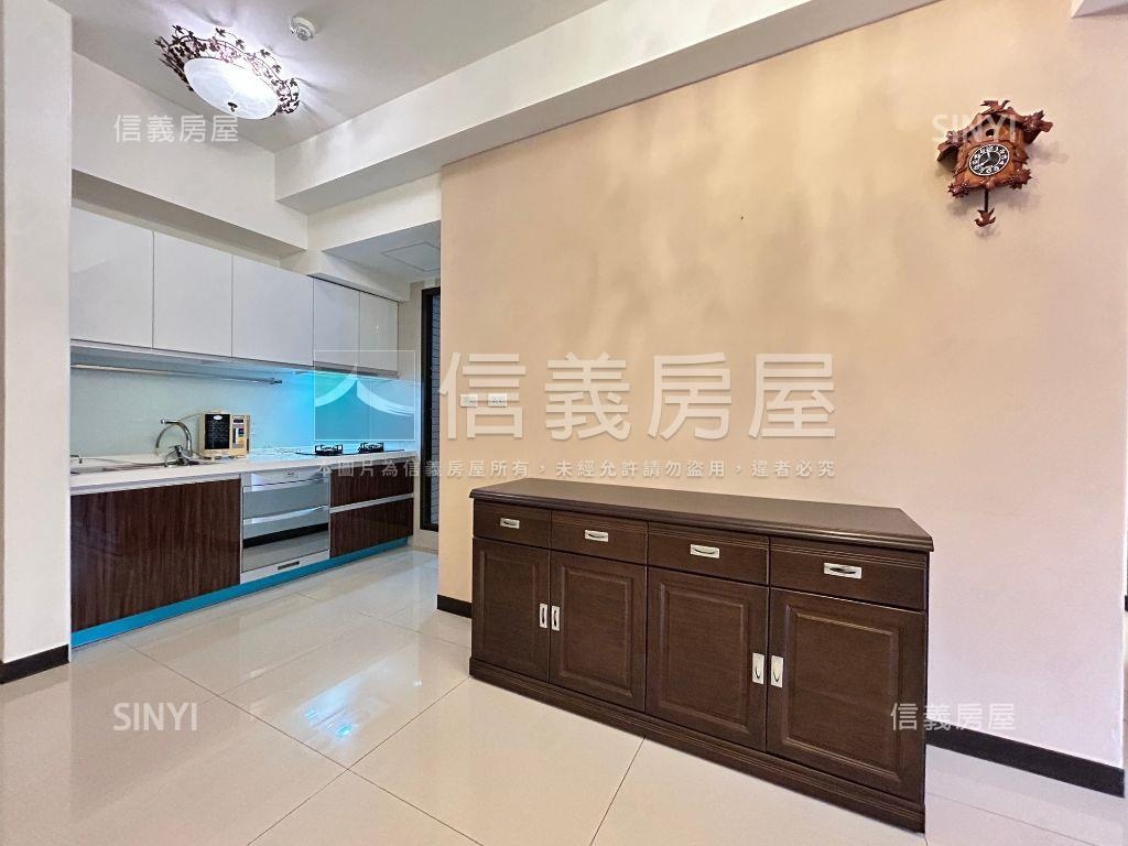 近十三期三房車位浪漫美屋房屋室內格局與周邊環境