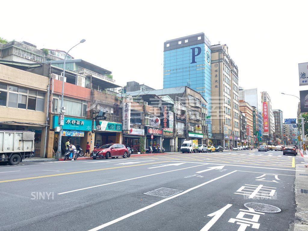 近巨蛋路寬金透天房屋室內格局與周邊環境