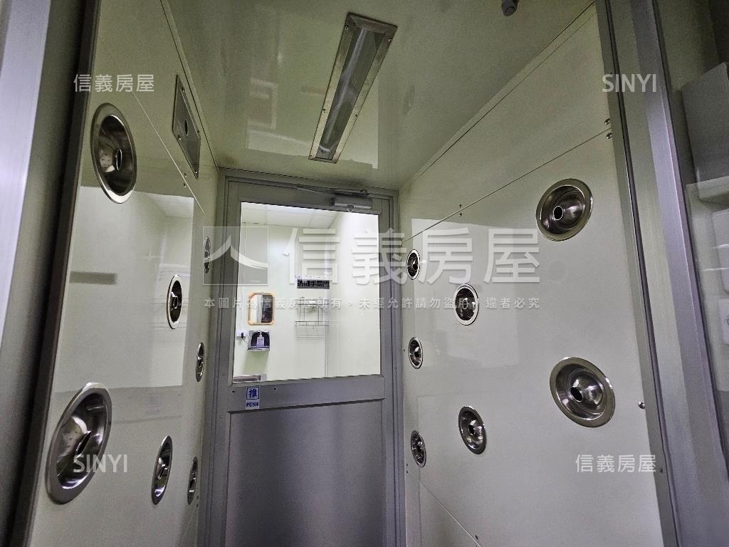 挑高鋼構ＳＲＣ新廠房房屋室內格局與周邊環境