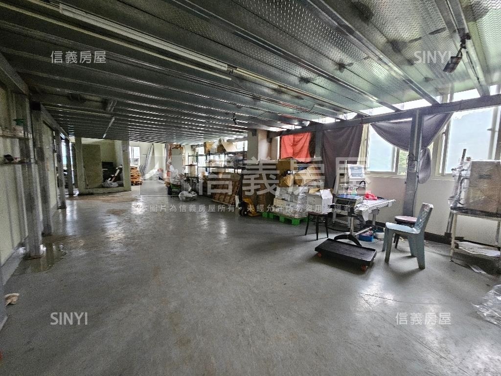 挑高鋼構ＳＲＣ新廠房房屋室內格局與周邊環境