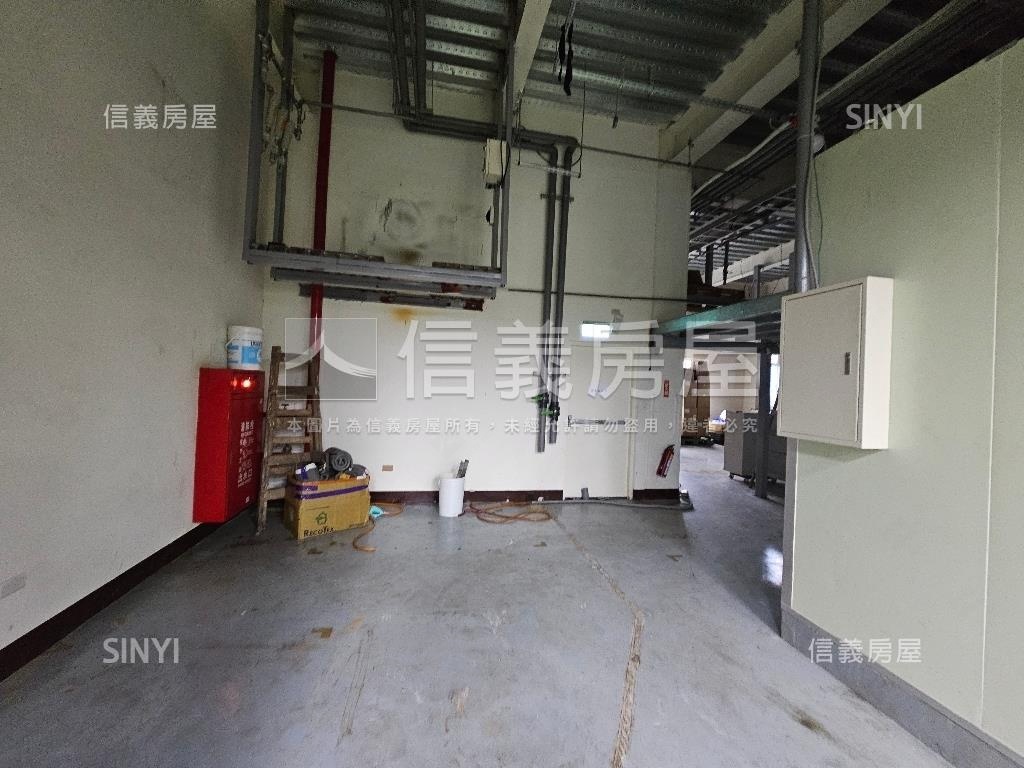 挑高鋼構ＳＲＣ新廠房房屋室內格局與周邊環境