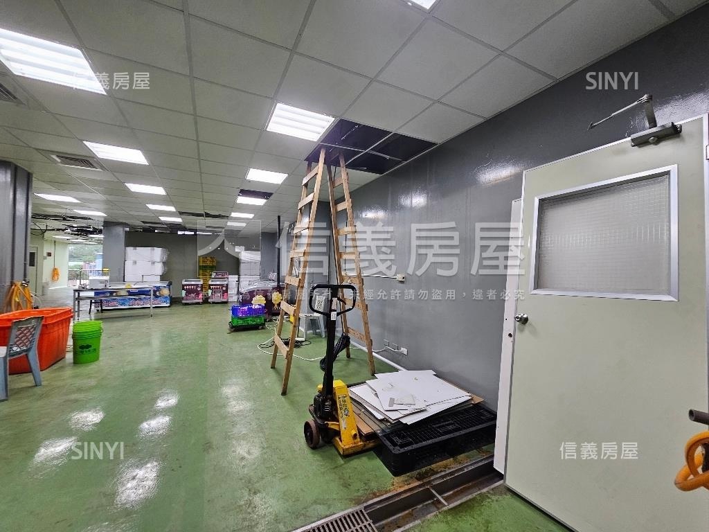 挑高鋼構ＳＲＣ新廠房房屋室內格局與周邊環境