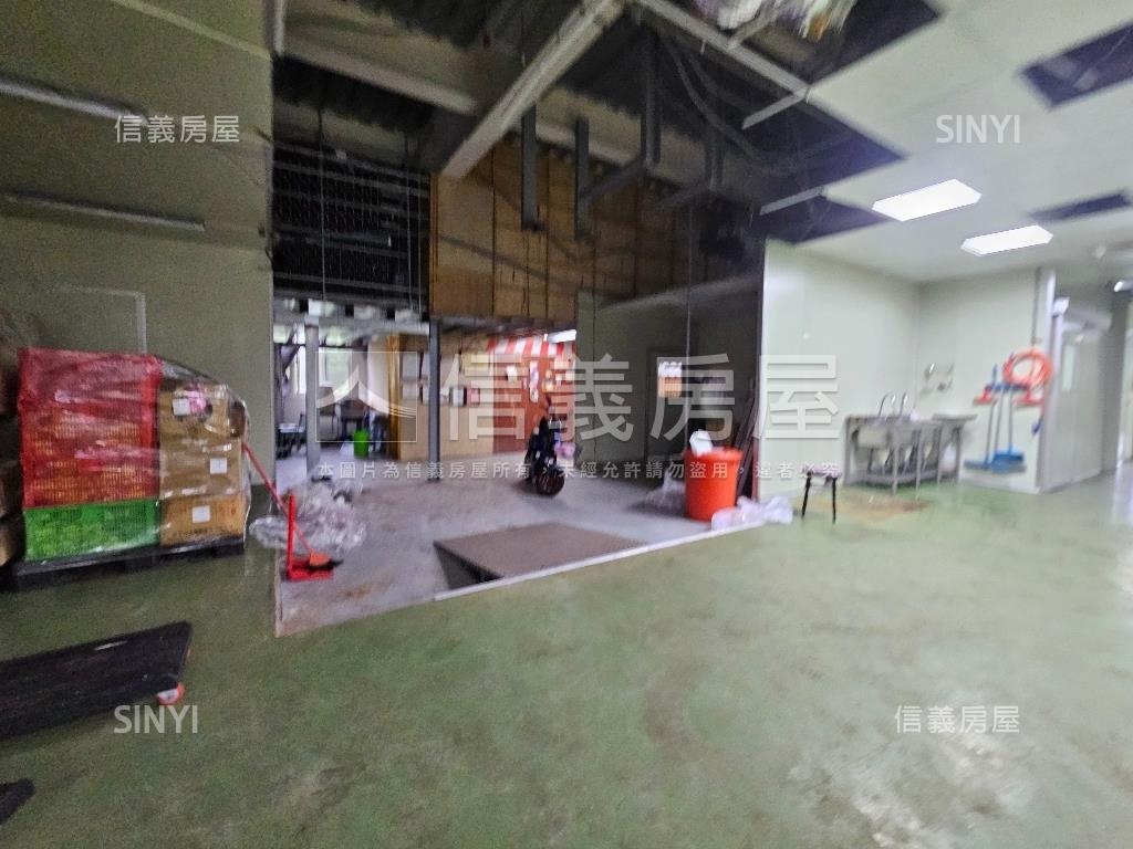 挑高鋼構ＳＲＣ新廠房房屋室內格局與周邊環境