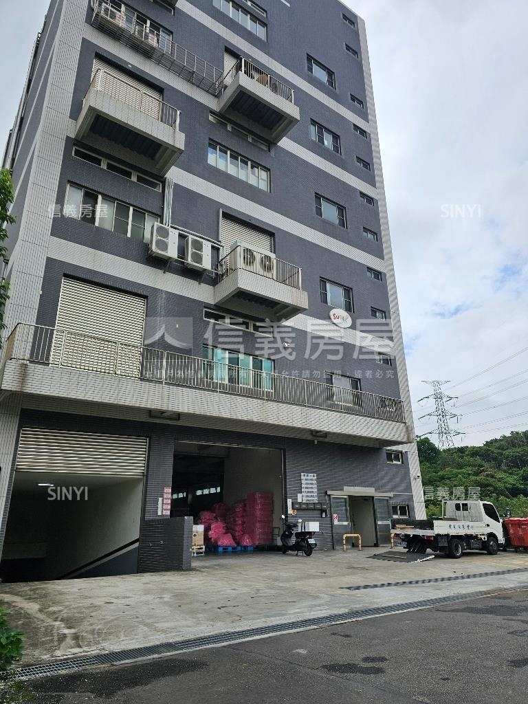 挑高鋼構ＳＲＣ新廠房房屋室內格局與周邊環境