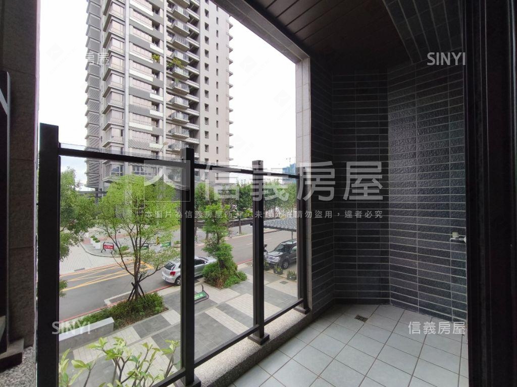 近青埔國中露臺３房雙車位房屋室內格局與周邊環境