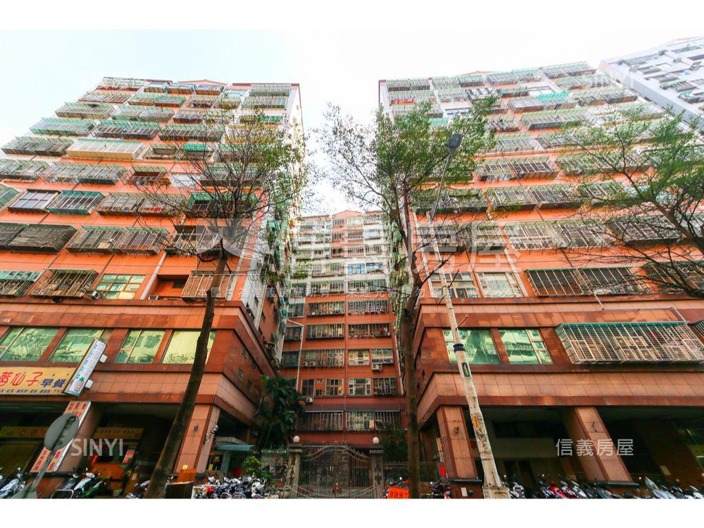 專任。冠軍１＋１房房屋室內格局與周邊環境