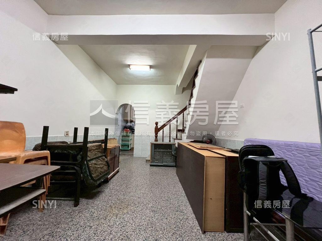 四維街邊間透天房屋室內格局與周邊環境