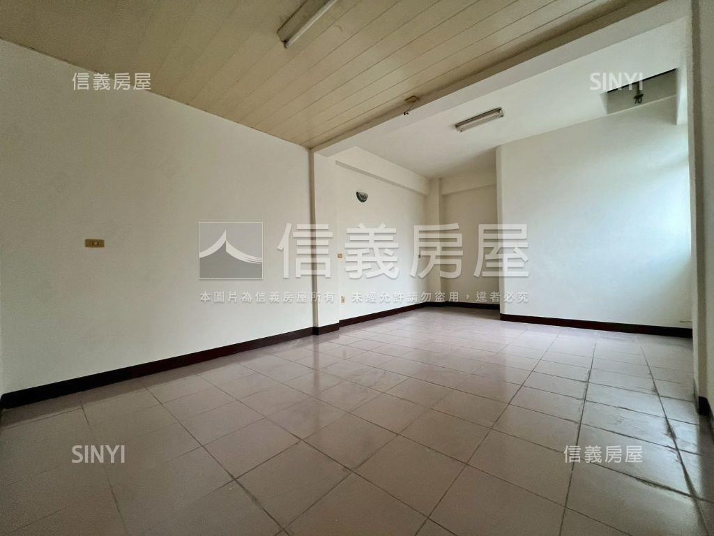 四維街邊間透天房屋室內格局與周邊環境