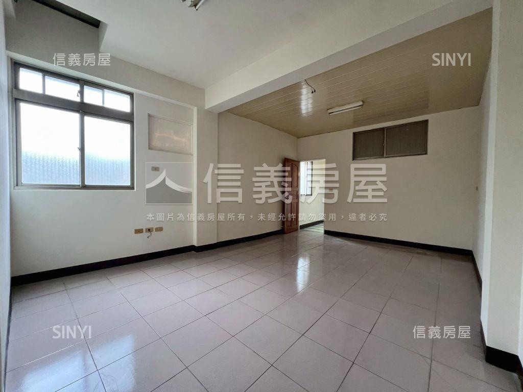 四維街邊間透天房屋室內格局與周邊環境