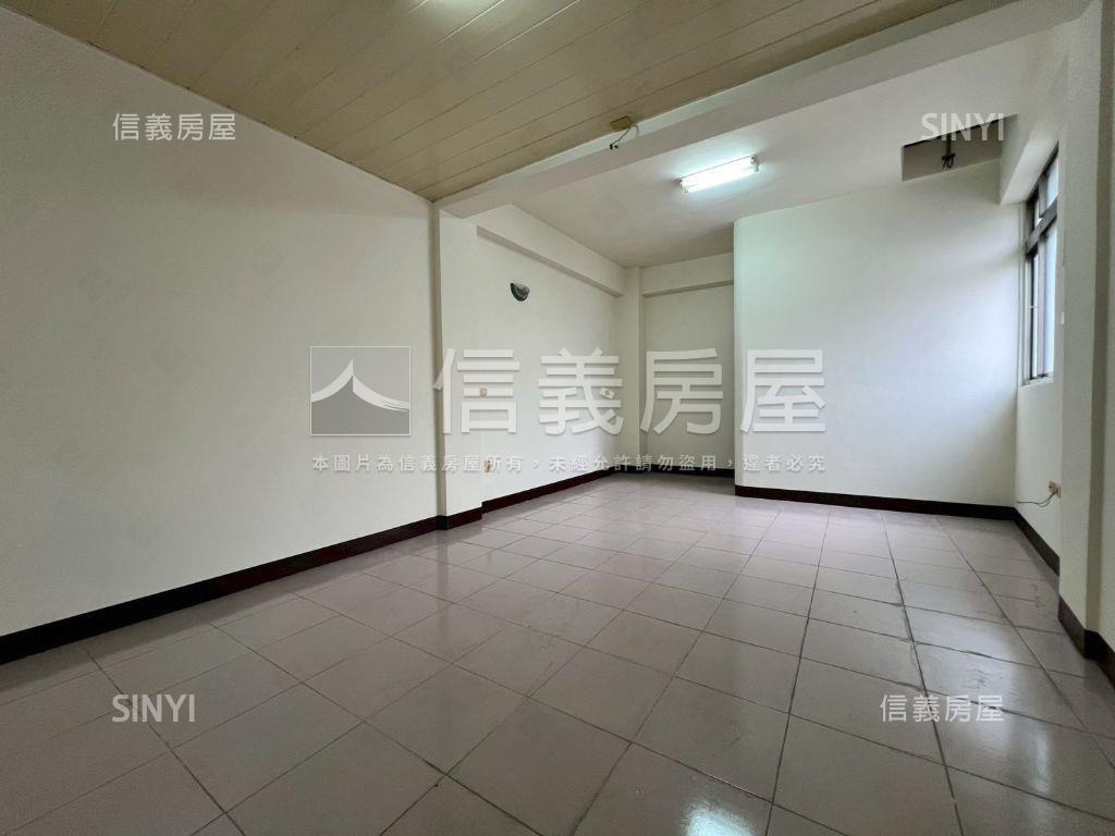 四維街邊間透天房屋室內格局與周邊環境