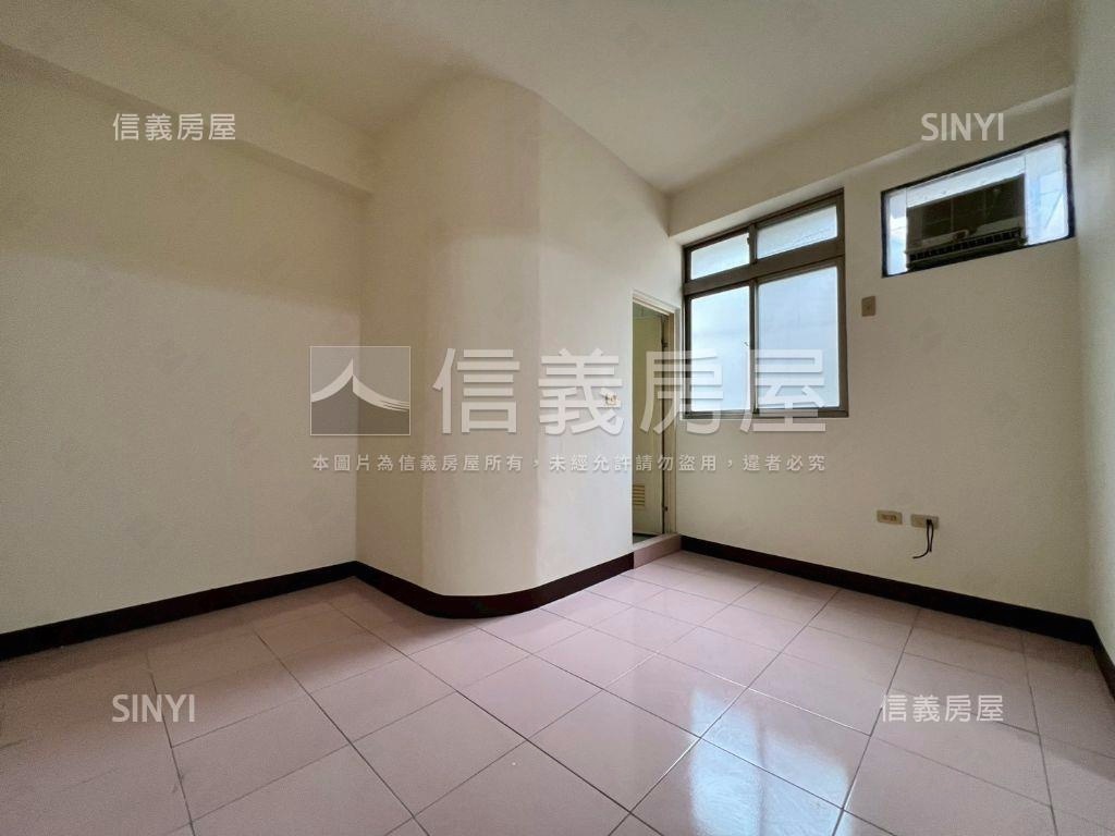 四維街邊間透天房屋室內格局與周邊環境