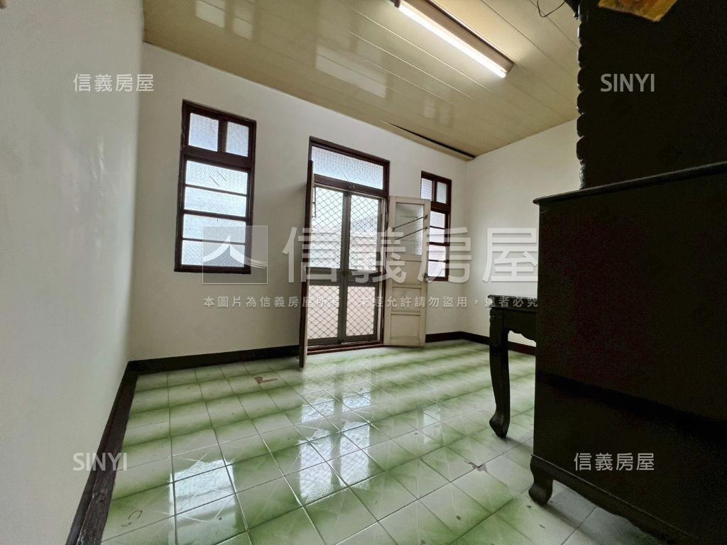 四維街邊間透天房屋室內格局與周邊環境