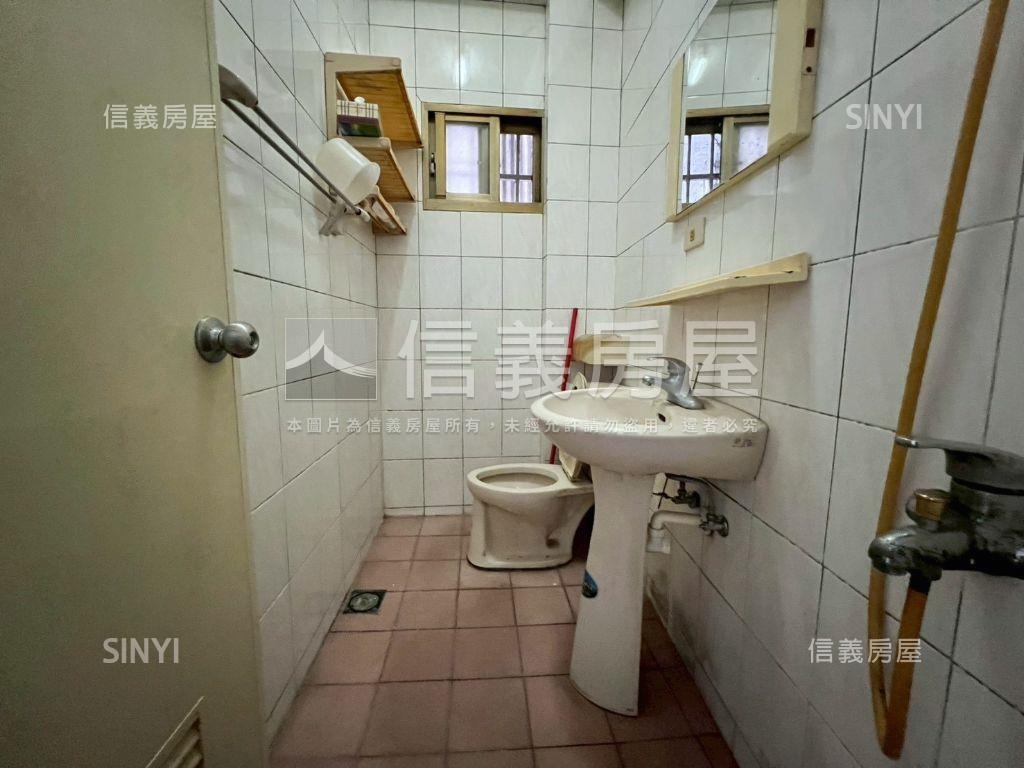 四維街邊間透天房屋室內格局與周邊環境