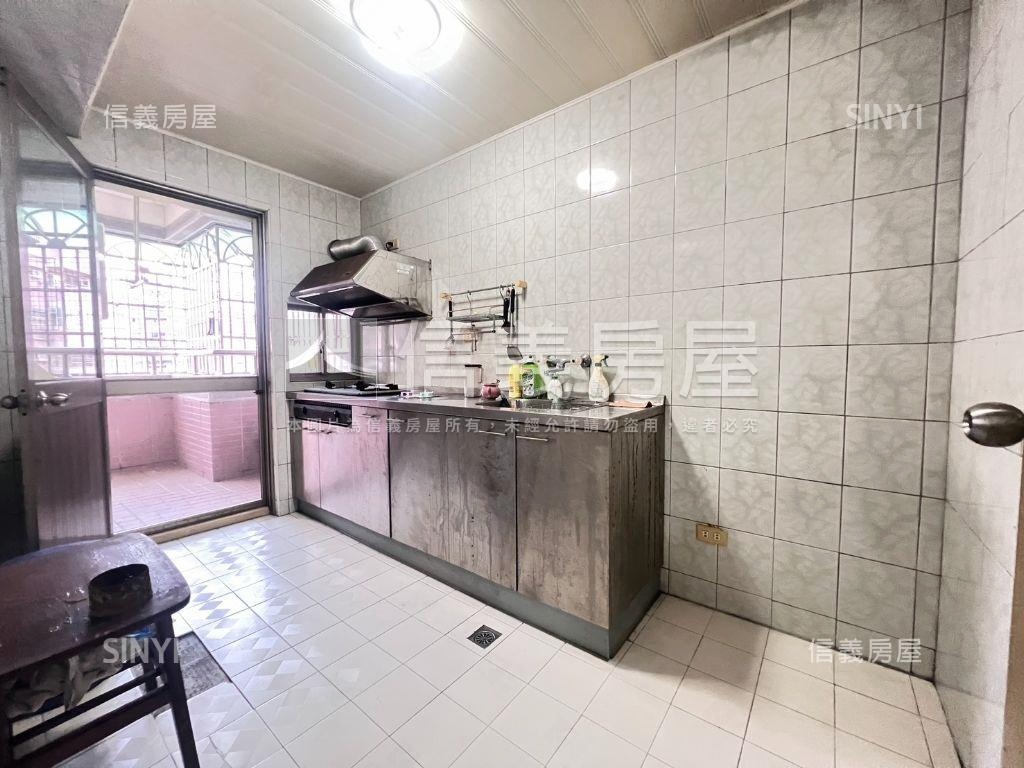 翠華國宅大三房房屋室內格局與周邊環境