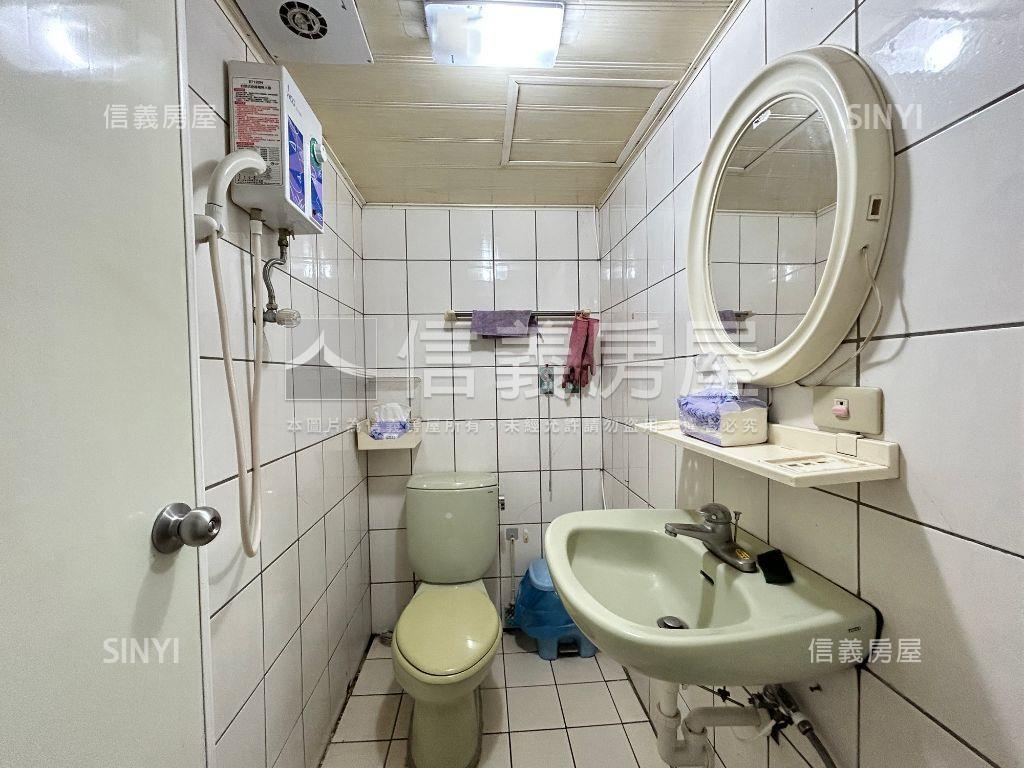 文心路上捷運旁商辦房屋室內格局與周邊環境