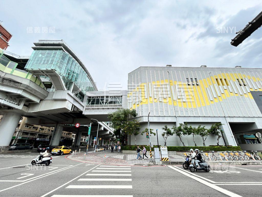 文心路上捷運旁商辦房屋室內格局與周邊環境