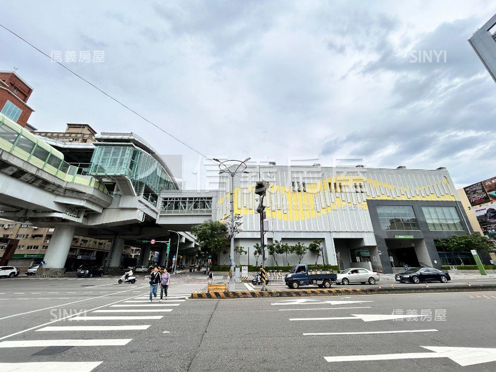 文心路上捷運旁商辦房屋室內格局與周邊環境