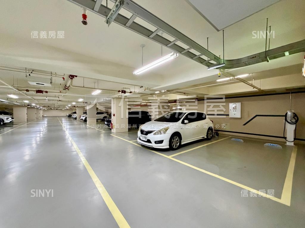 銳揚新世代採光２房平車房屋室內格局與周邊環境