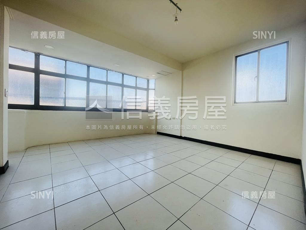 近未來交流道整修美公寓房屋室內格局與周邊環境