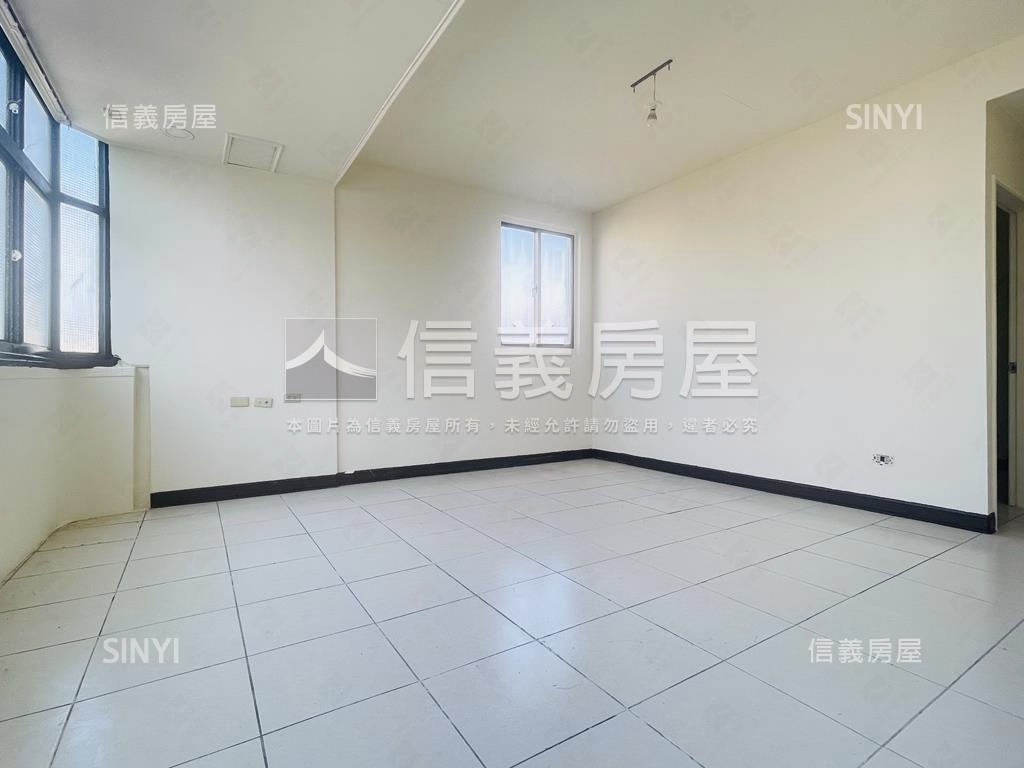 近未來交流道整修美公寓房屋室內格局與周邊環境