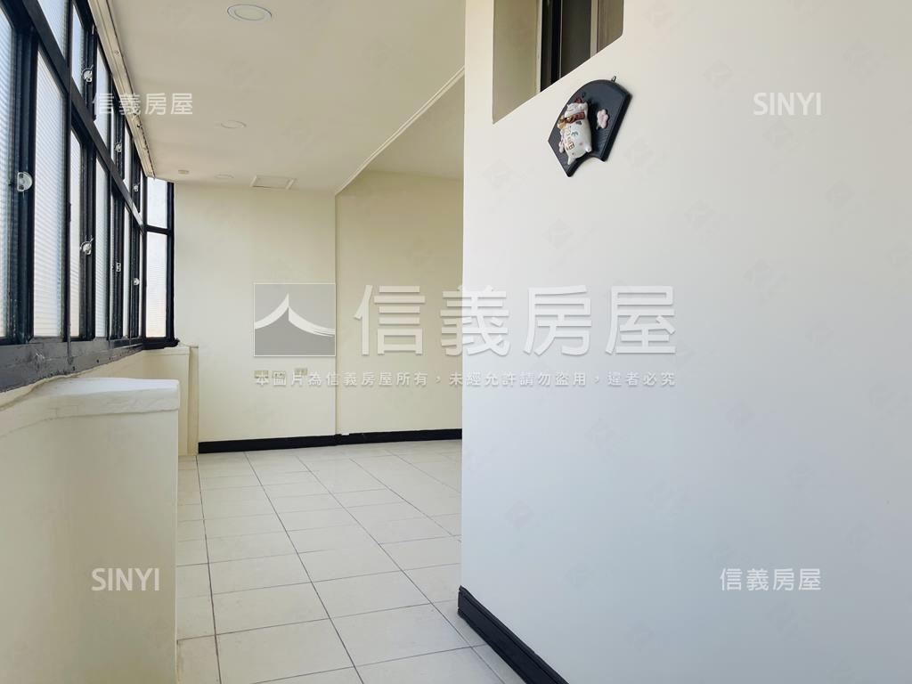近未來交流道整修美公寓房屋室內格局與周邊環境