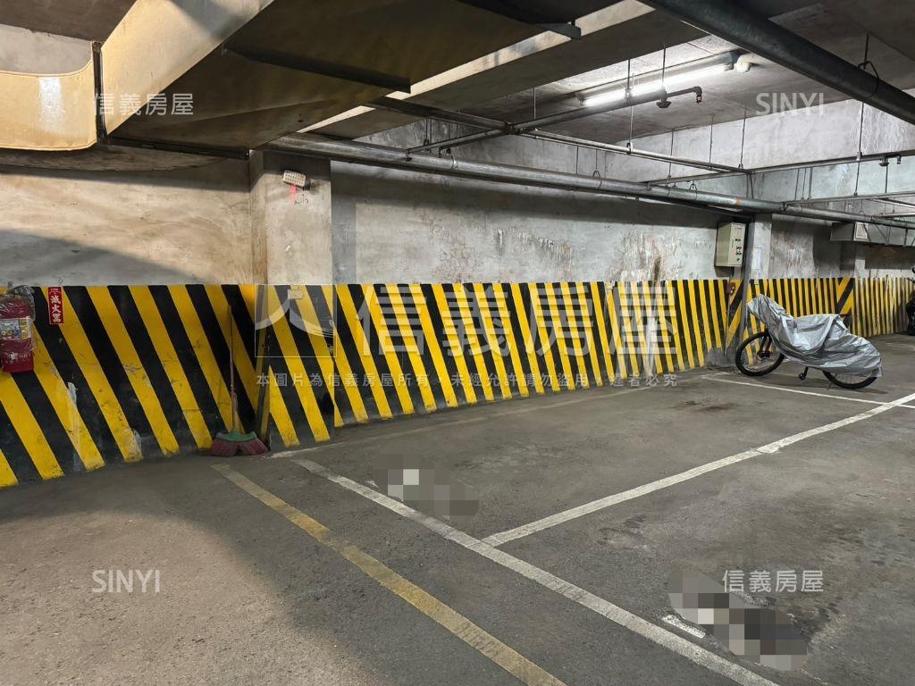 福田皇家Ｂ２平面車位房屋室內格局與周邊環境
