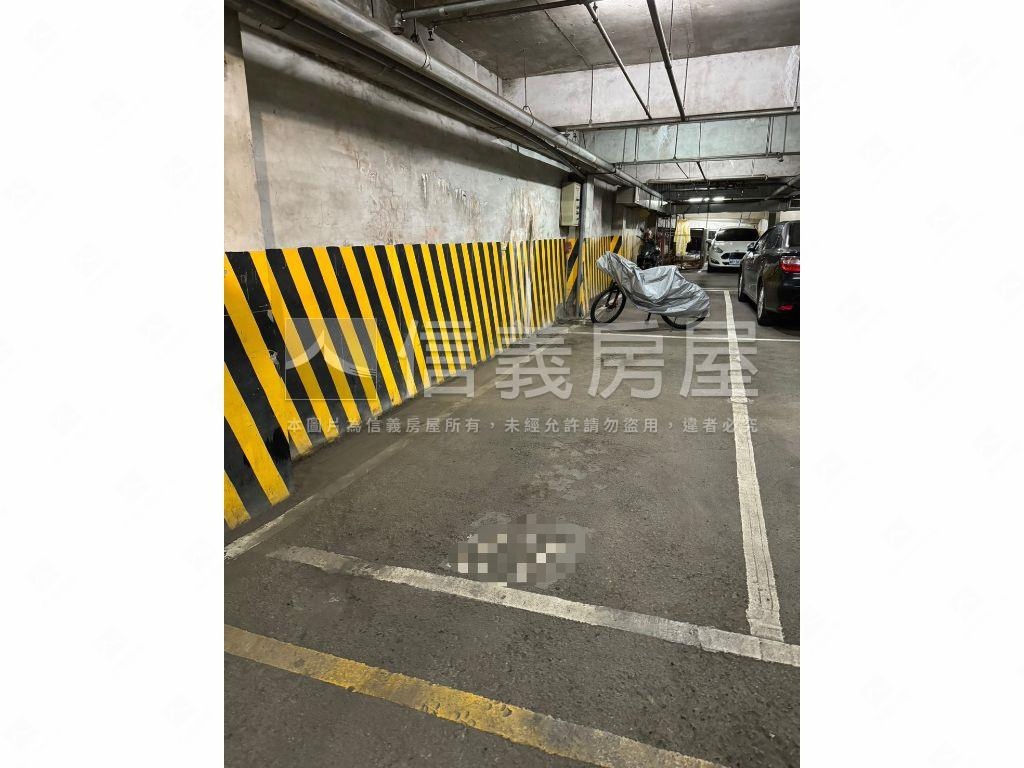 福田皇家Ｂ２平面車位房屋室內格局與周邊環境