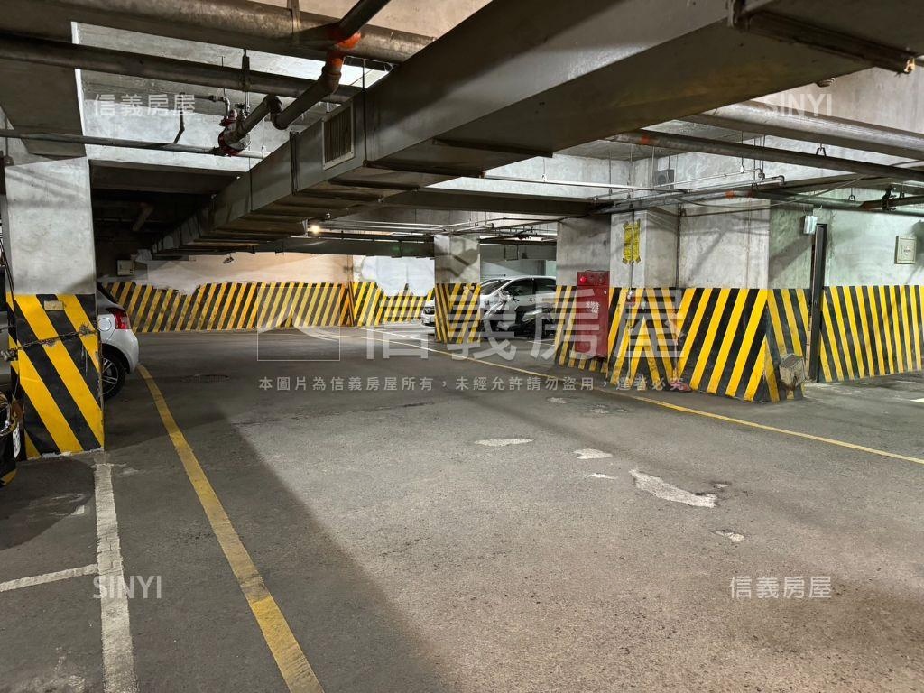 福田皇家Ｂ２平面車位房屋室內格局與周邊環境