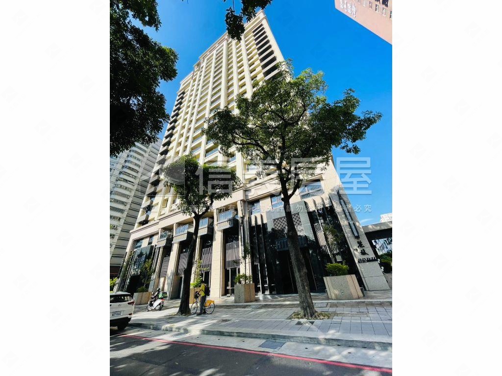 麗馥·巨蛋核心美三房平車房屋室內格局與周邊環境