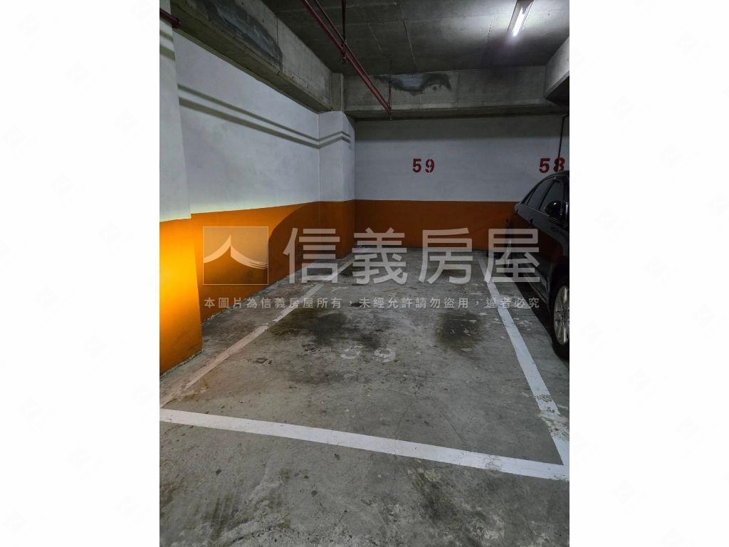 閱讀台大四房雙車位房屋室內格局與周邊環境
