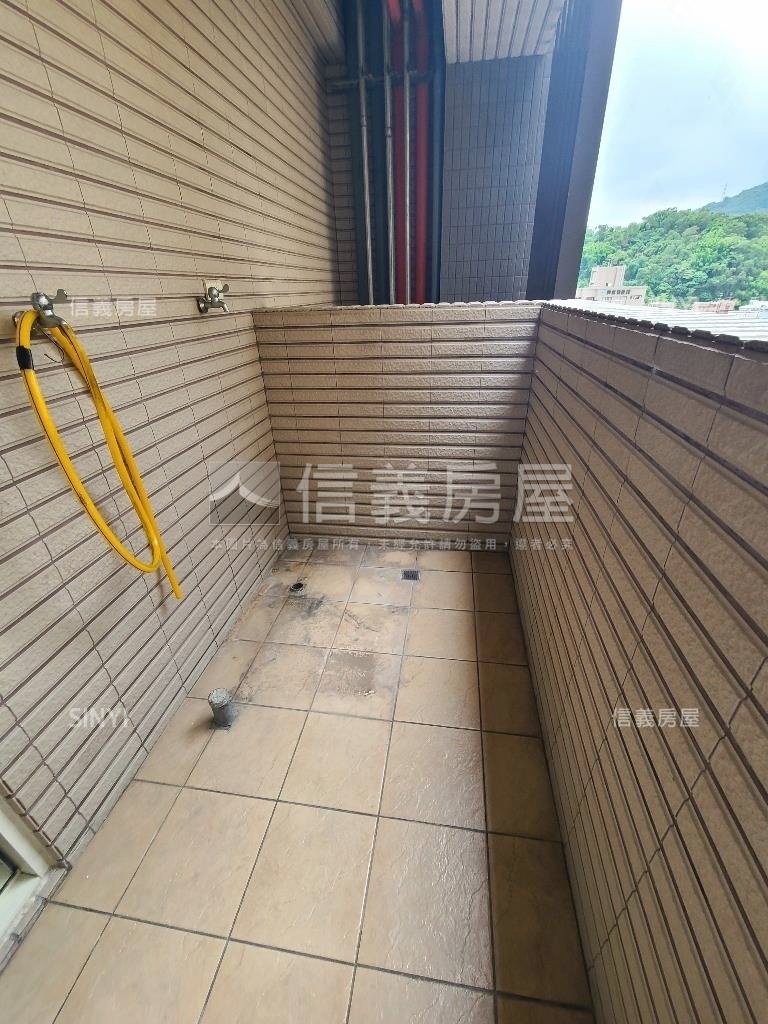 安康電梯美華廈房屋室內格局與周邊環境