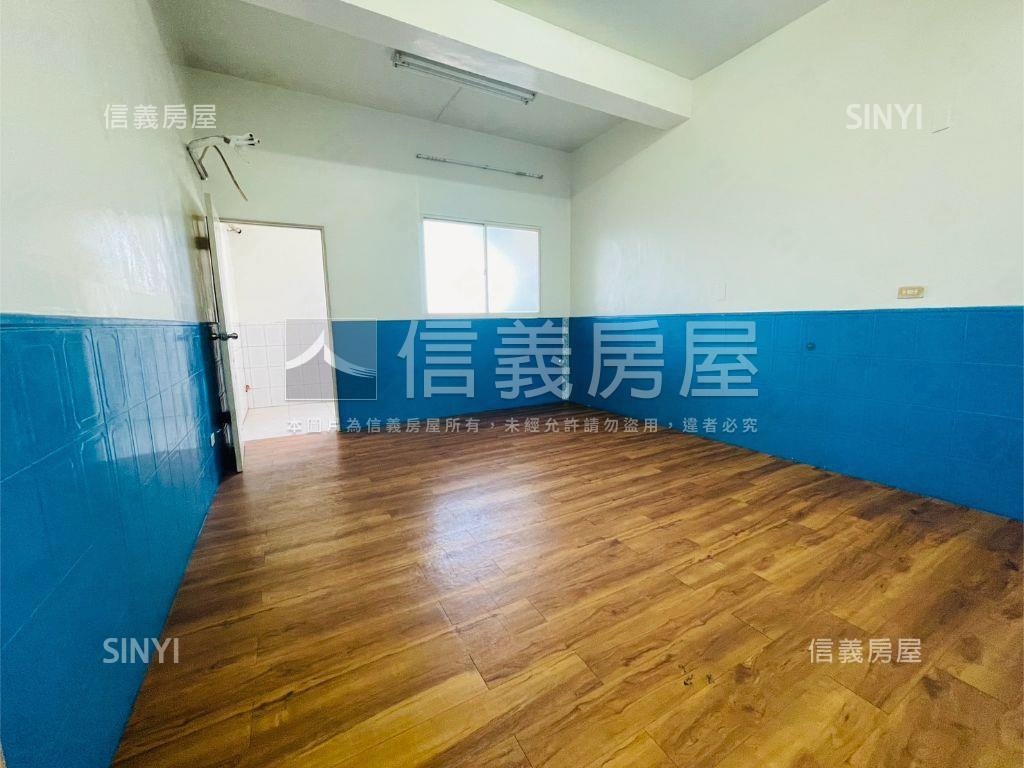 近輕軌凱旋正路大地坪透店房屋室內格局與周邊環境