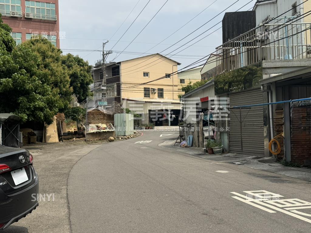 近沙鹿車站臨路透天房屋室內格局與周邊環境