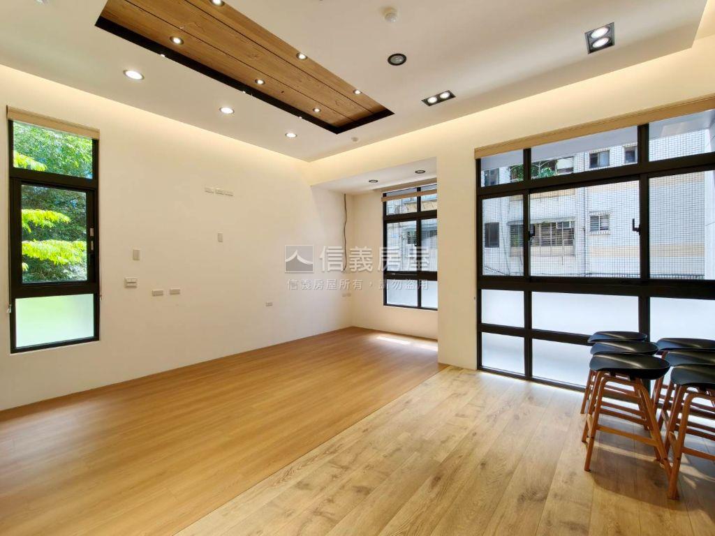 靜心新貴頂客雅閣房屋室內格局與周邊環境