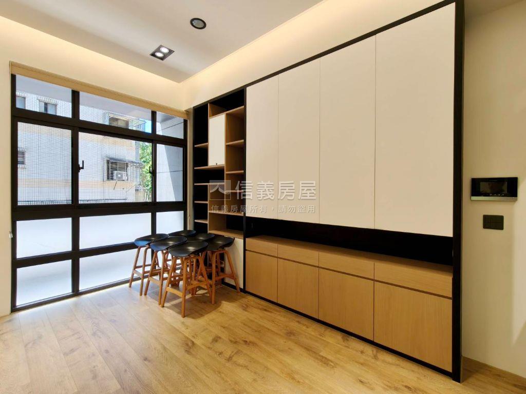 靜心新貴頂客雅閣房屋室內格局與周邊環境