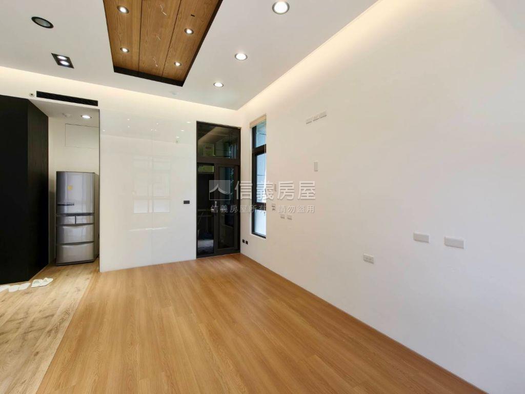 靜心新貴頂客雅閣房屋室內格局與周邊環境