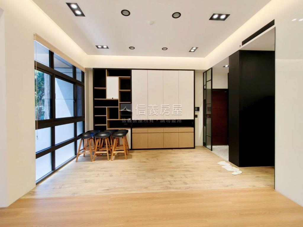 靜心新貴頂客雅閣房屋室內格局與周邊環境