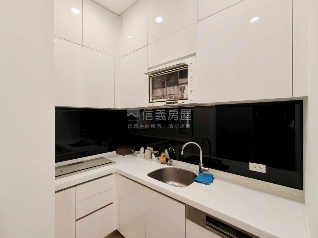 靜心新貴頂客雅閣房屋室內格局與周邊環境