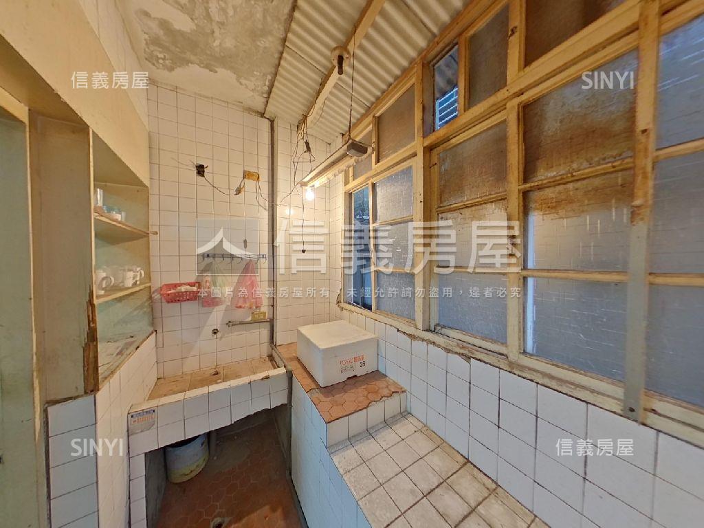 金華街方正二樓房屋室內格局與周邊環境