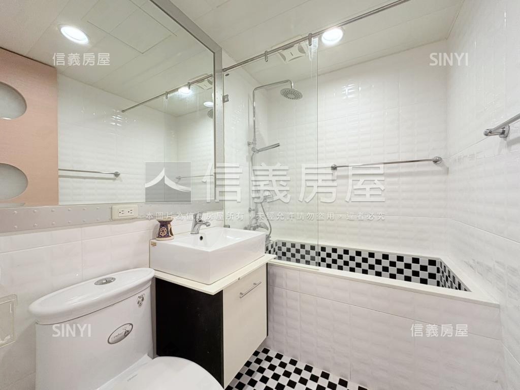 近景安捷運電梯四房車位房屋室內格局與周邊環境