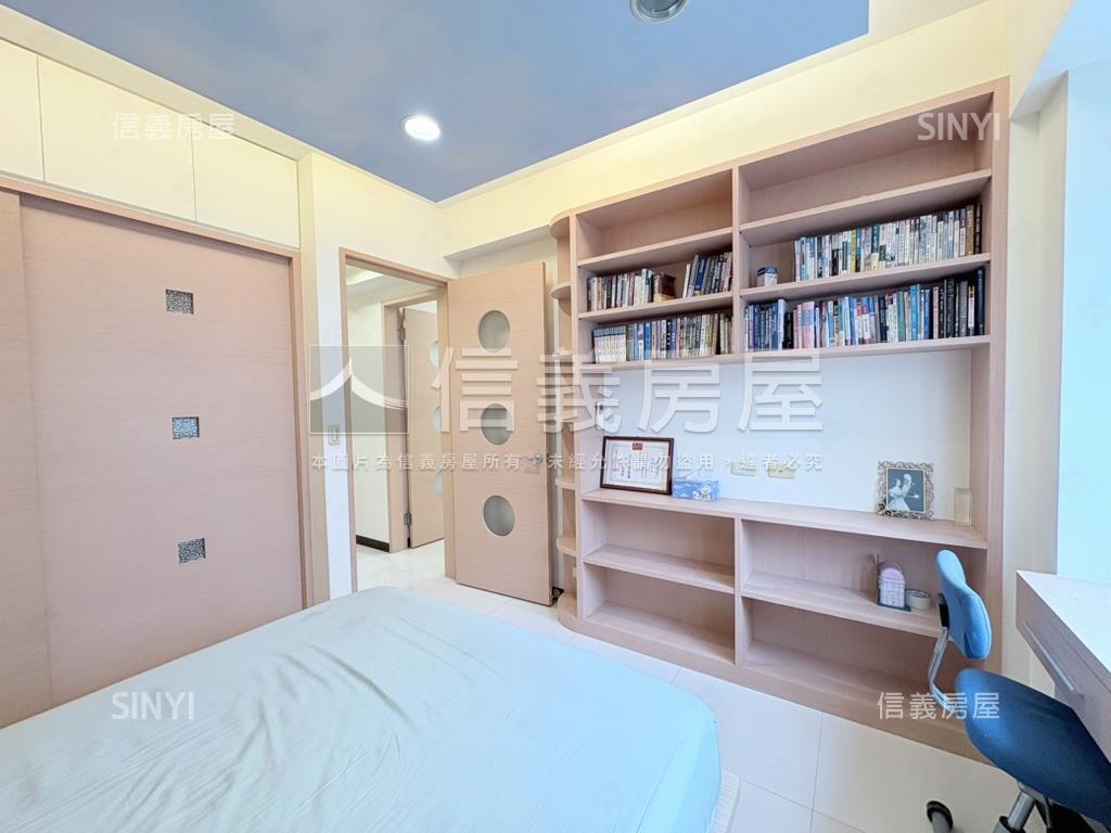 近景安捷運電梯四房車位房屋室內格局與周邊環境